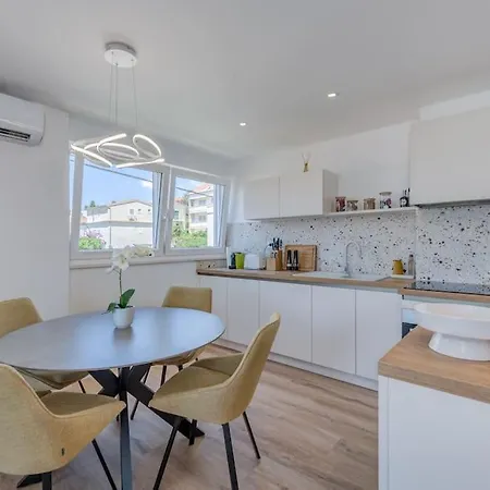Firule Hidden Gem Apartman *