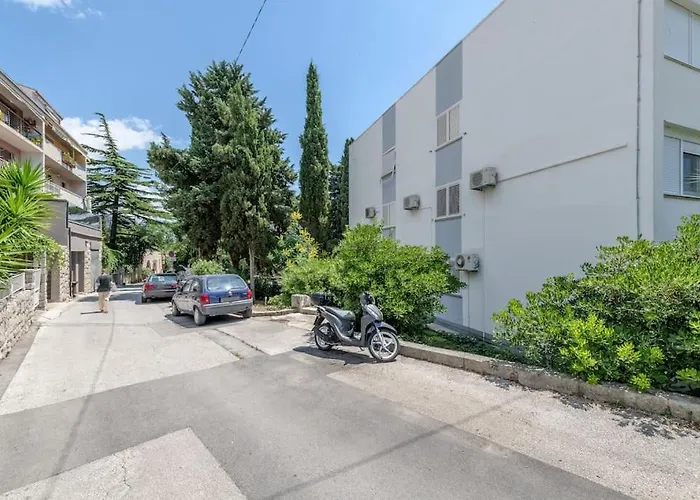 Firule Hidden Gem * Split